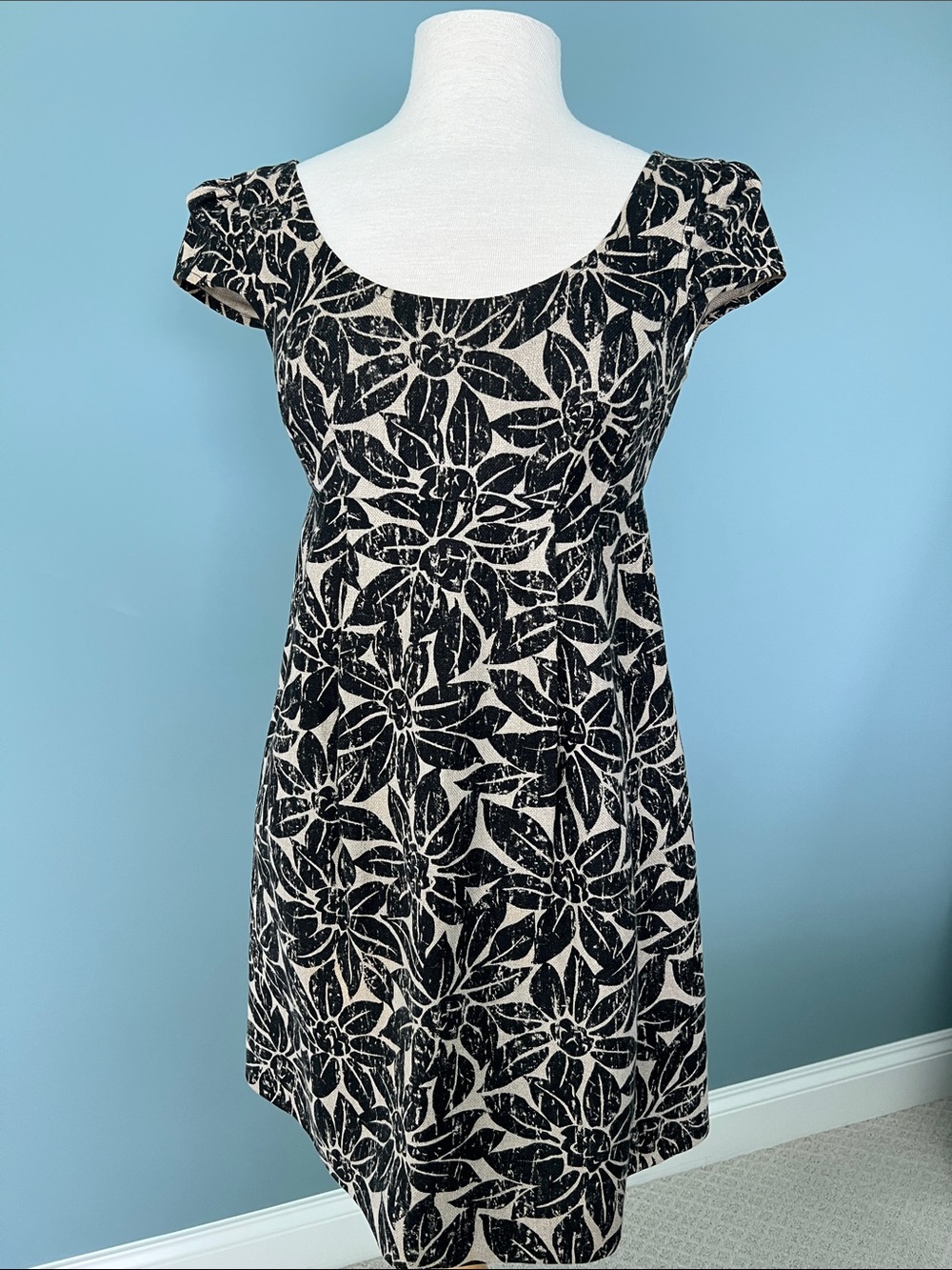 Black and Cream Floral Scoop-Neck Women's Dress